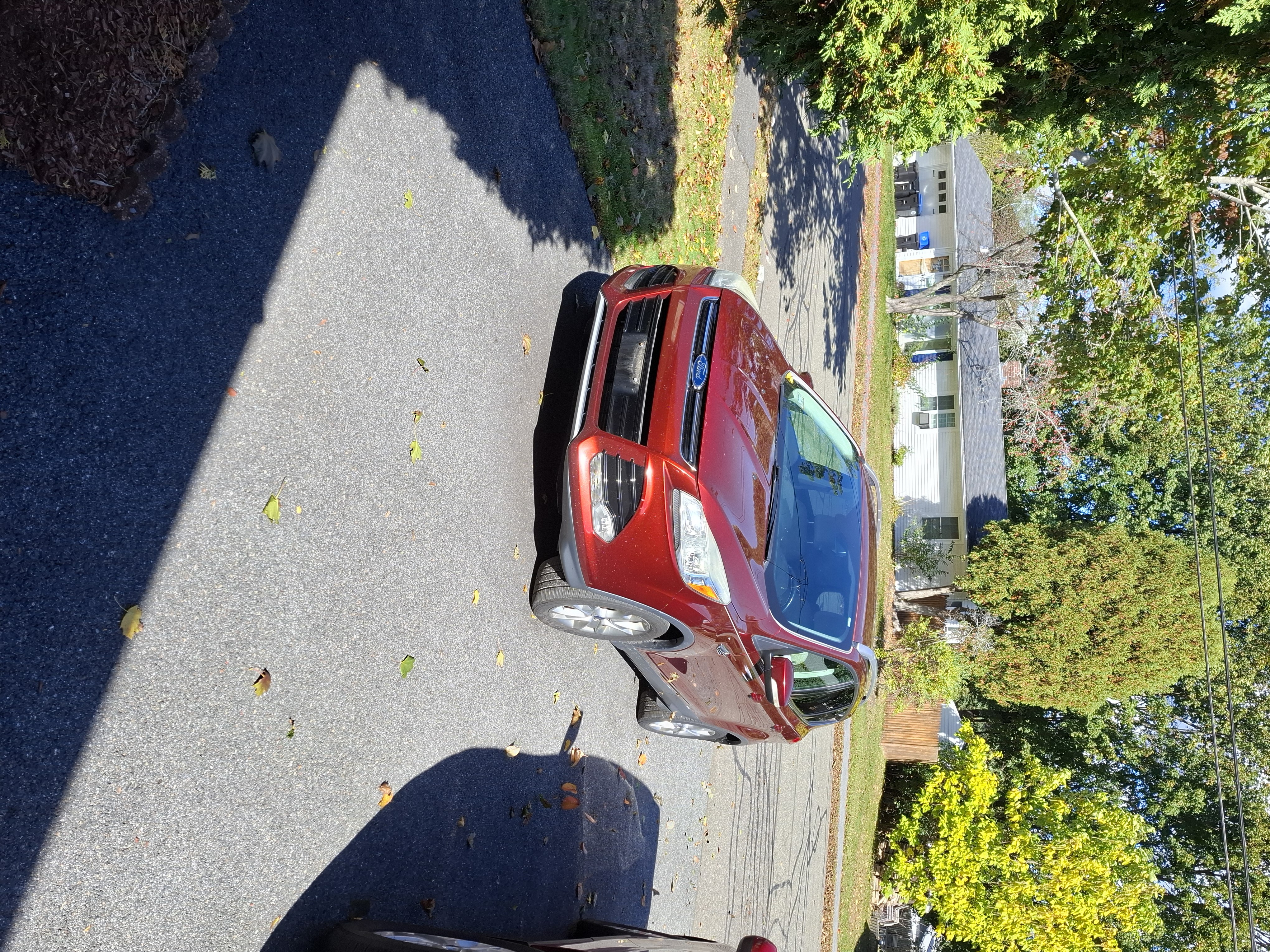 Used 2015 Ford Escape Titanium AWD/4WD image 2