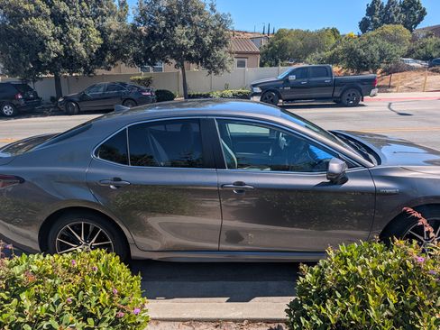 Used 2021 Toyota Camry SE FWD image 10