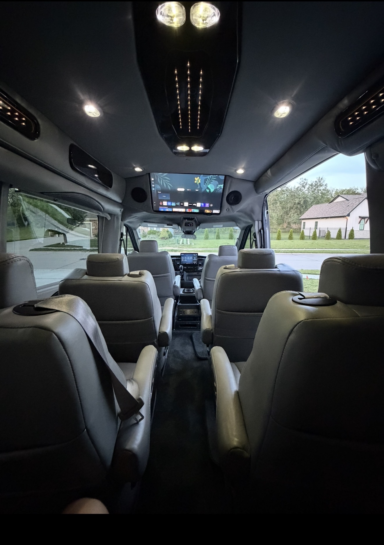 Used 2026 Ford Transit 250 148 Medium Roof Extended AWD image 4
