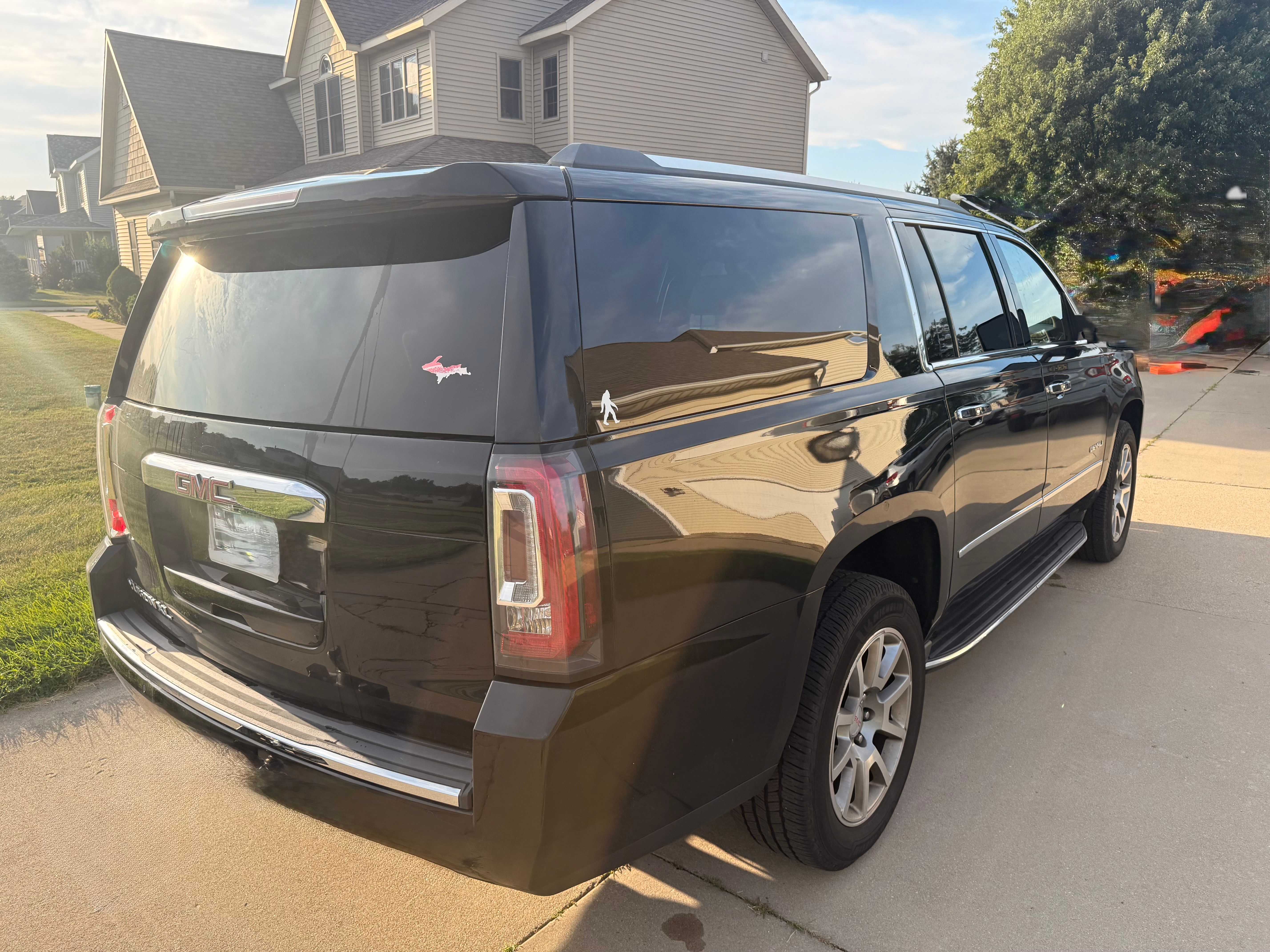 Used 2020 GMC Yukon XL Denali AWD/4WD image 5