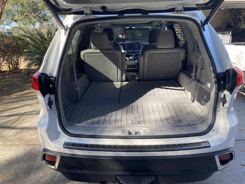 Used 2019 Toyota Highlander Limited Platinum image 10