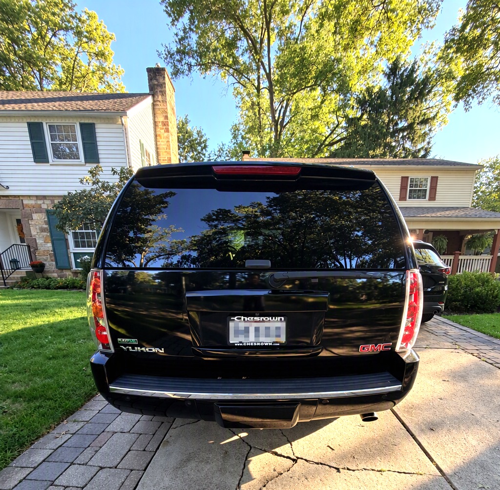 Used 2013 GMC Yukon Denali AWD/4WD image 4