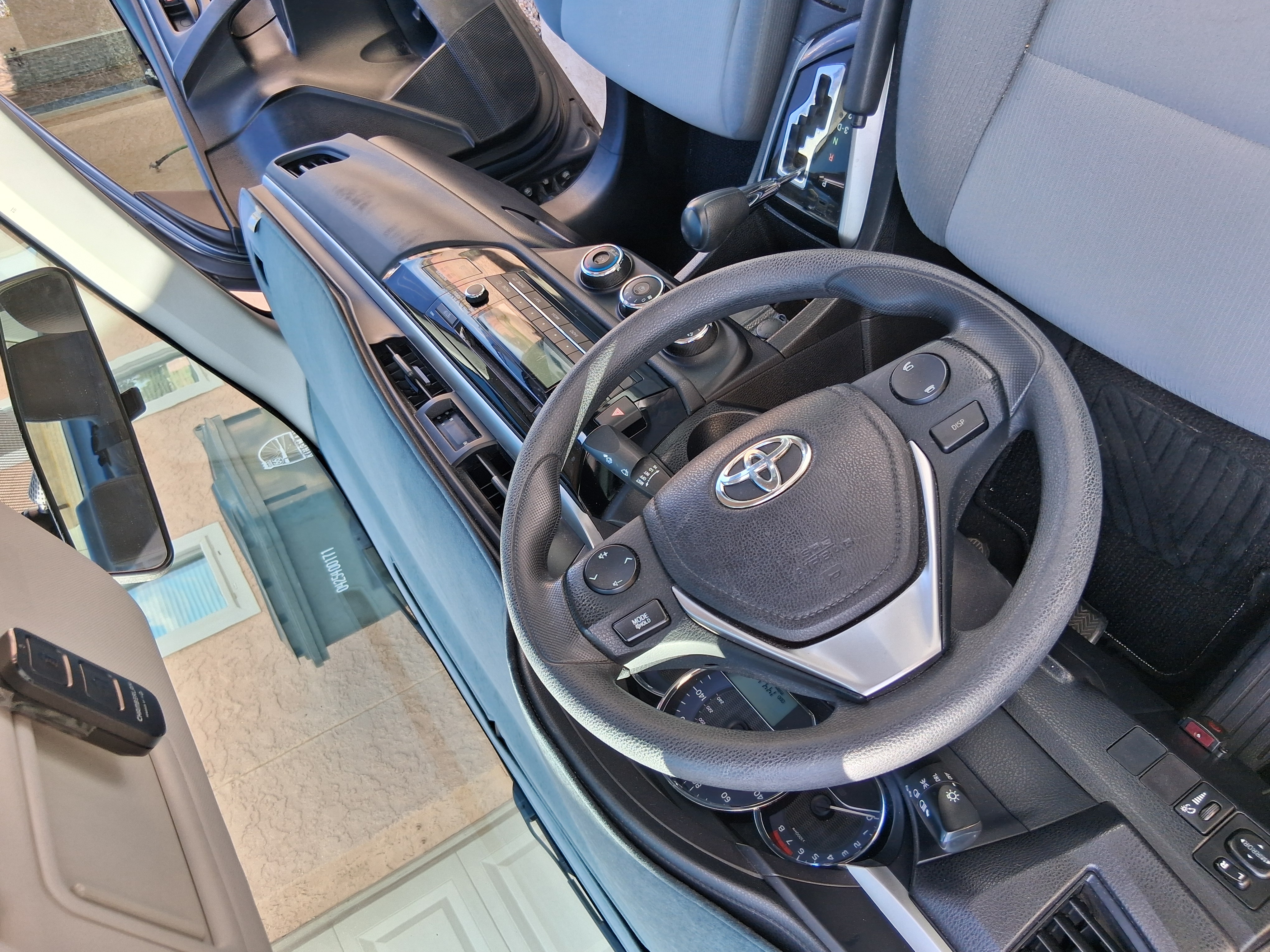Used 2015 Toyota Corolla L FWD image 6