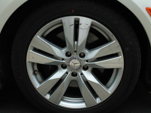 Used 2011 Mercedes-Benz E 350 4MATIC Wagon image 21