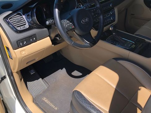 Used 2016 Kia Sedona SX FWD image 6