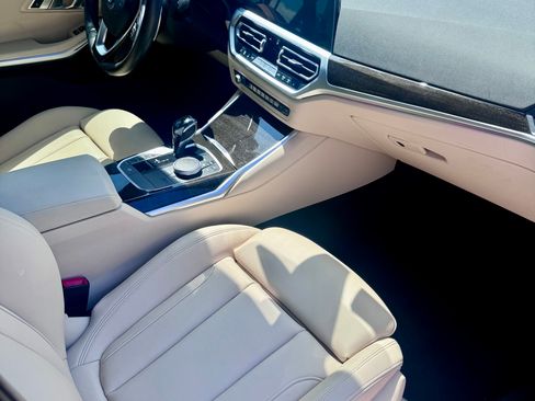 Used 2019 BMW 330i Sedan w/ Convenience Package RWD image 5