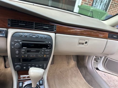 Used 2001 Cadillac Eldorado Touring image 24