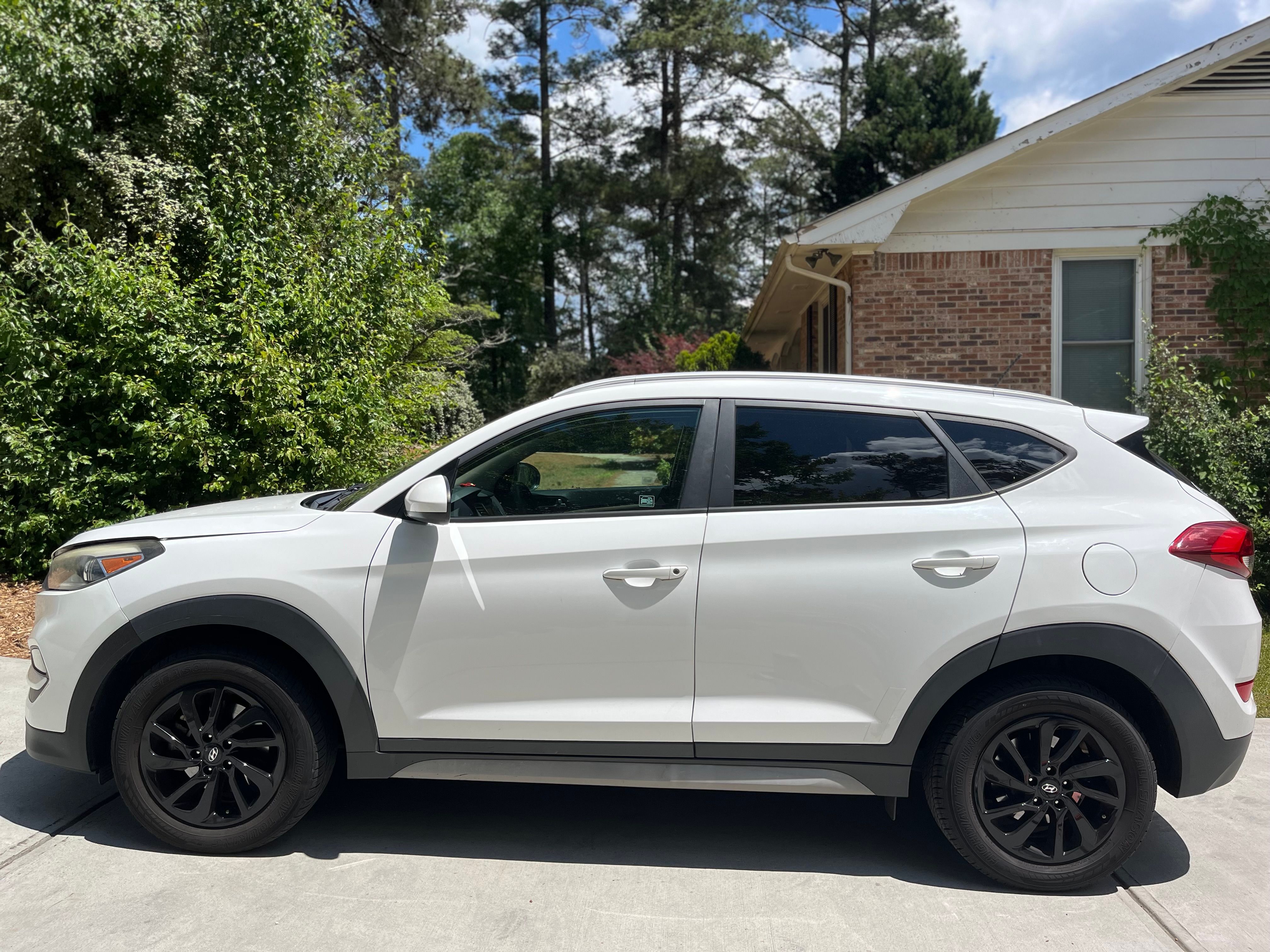 Used 2017 Hyundai Tucson SE w/ SE Popular Package 02 FWD image 1