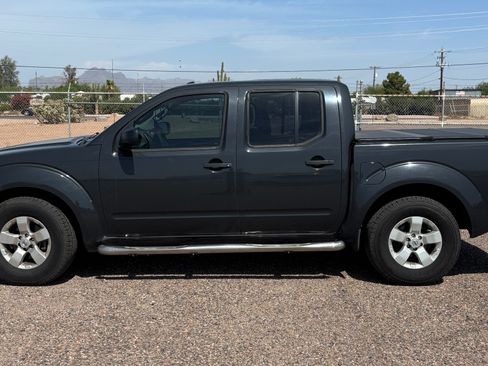 Used 2013 Nissan Frontier SV RWD image 10