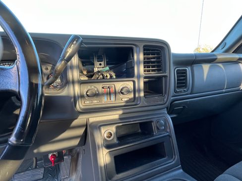 Used 2004 Chevrolet Silverado 3500 LS w/ Skid Plate Package image 15