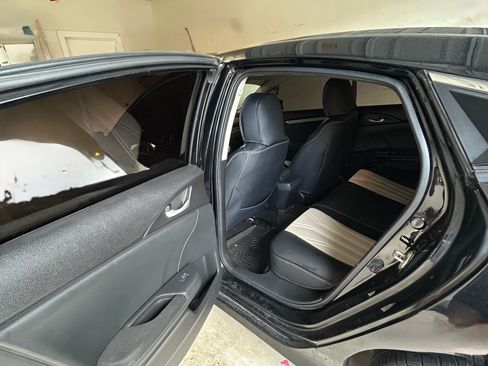 Used 2016 Honda Civic EX image 10