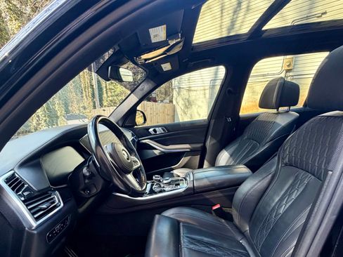 Used 2019 BMW X5 xDrive50i w/ M Sport Package image 11