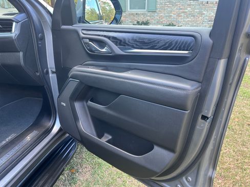 Used 2022 GMC Yukon XL Denali image 16