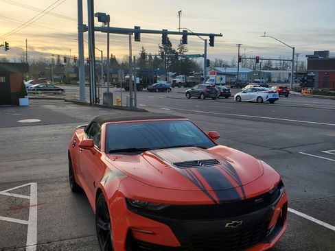 Used 2019 Chevrolet Camaro SS image 10