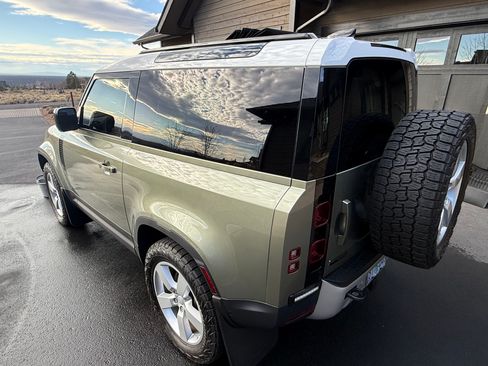 Used 2021 Land Rover Defender 90 First Edition image 10