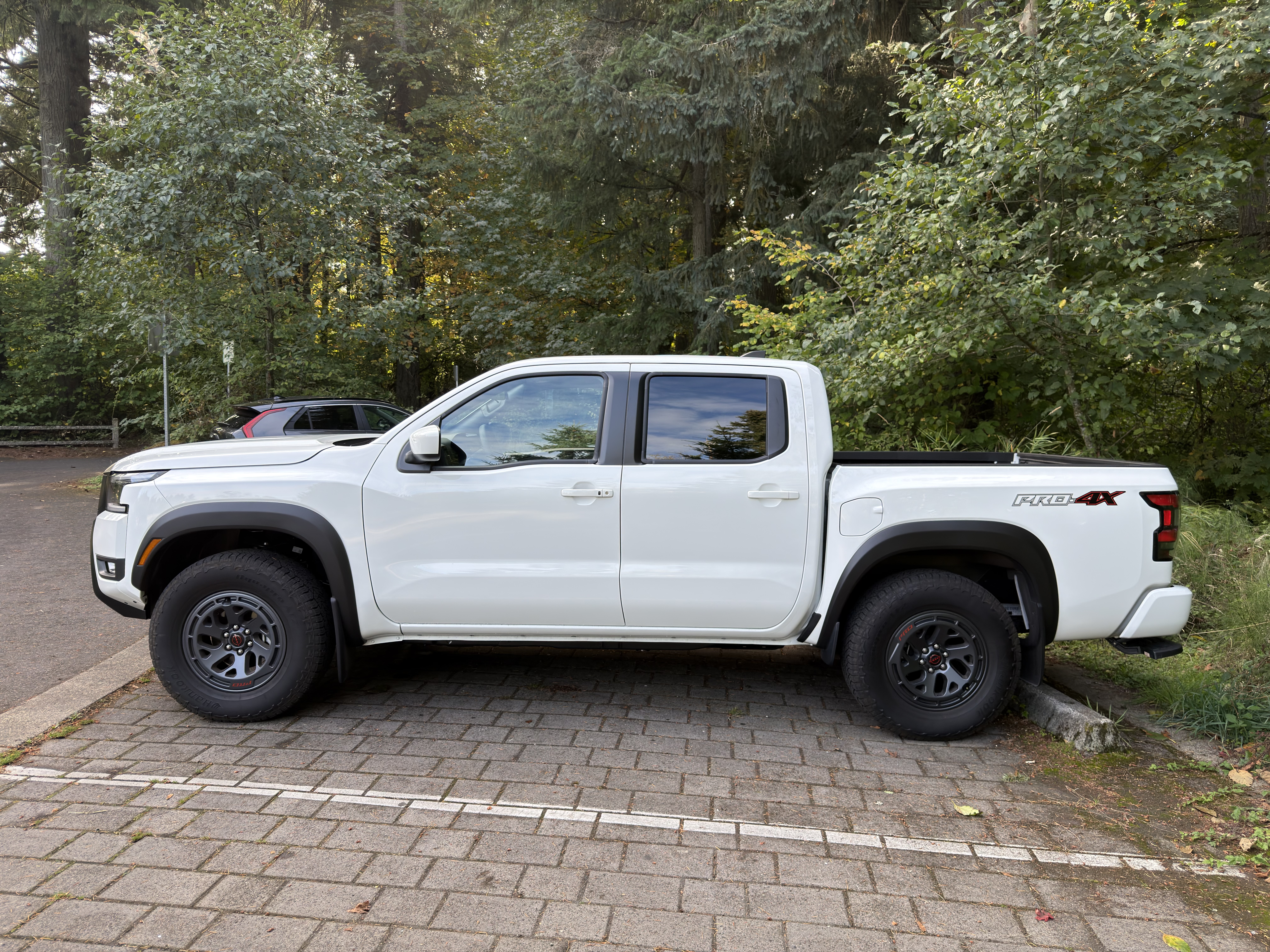 Used 2026 Nissan Frontier PRO-4X w/ Tow Package AWD/4WD image 5