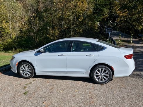 Used 2015 Chrysler 200 C image 2
