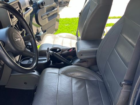 Used 2007 Jeep Wrangler Unlimited Sahara RWD image 18