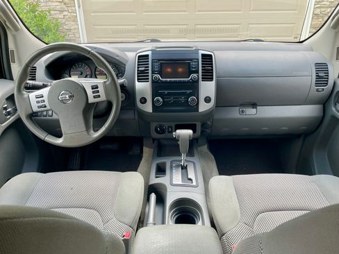 Used 2016 Nissan Frontier SV AWD/4WD image 14
