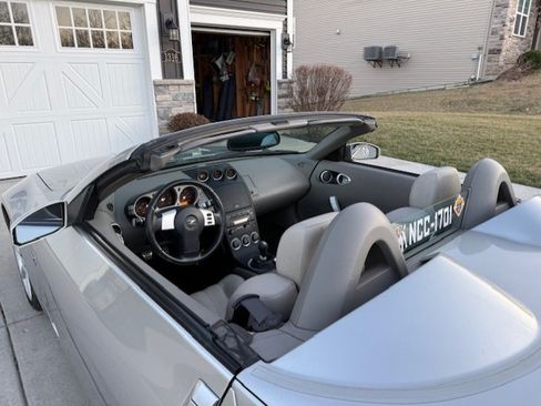 Used 2004 Nissan 350Z Touring image 24