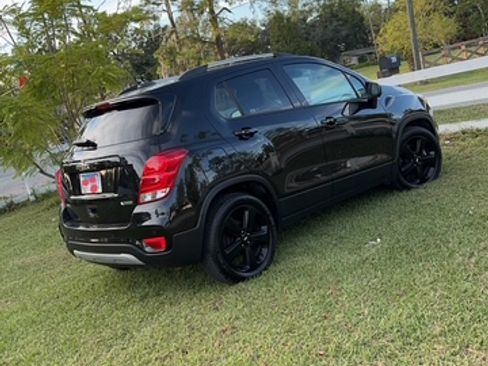 Used 2018 Chevrolet Trax Premier w/ Midnight Edition image 14