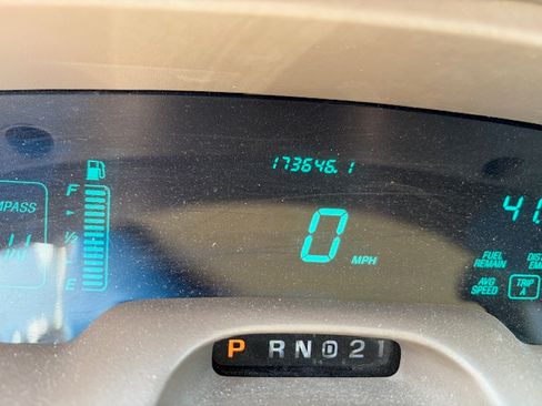 Used 1997 Lincoln Town Car Cartier image 6