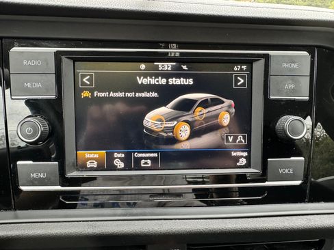 Used 2020 Volkswagen Jetta S w/ Driver Assistance Package image 26