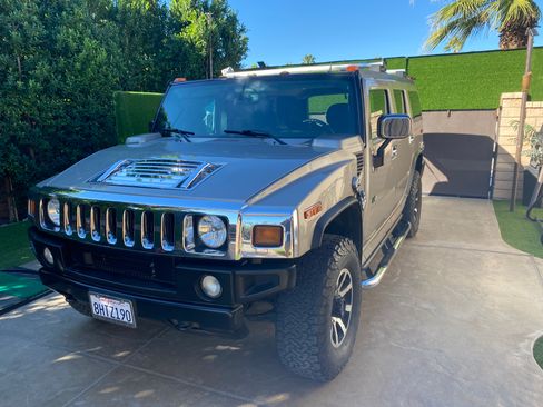Used 2005 HUMMER H2 w/ Preferred Equipment Group image 11