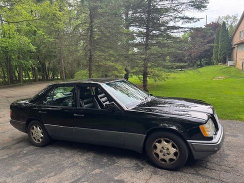 Used 1995 Mercedes-Benz E 320 Sedan image 2