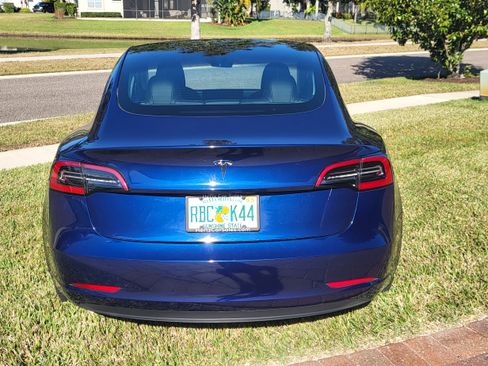 Used 2023 Tesla Model 3 Standard Range image 10