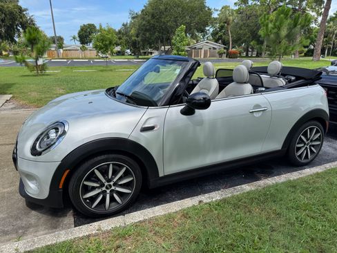 Used 2019 MINI Cooper Cooper Convertible 2D w/ Premium Package image 1