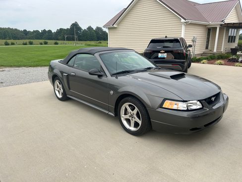 Used 2004 Ford Mustang GT Premium RWD image 4