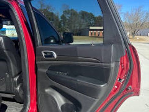 Used 2015 Jeep Grand Cherokee Altitude image 5