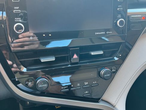 Used 2022 Toyota Camry SE w/ Audio Upgrade Package image 21