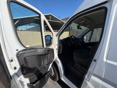 Used 2016 RAM ProMaster 2500 w/ Cargo Convenience Group image 19
