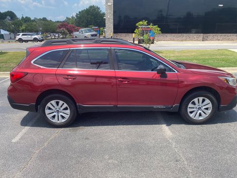 Used 2018 Subaru Outback 2.5i AWD/4WD image 4