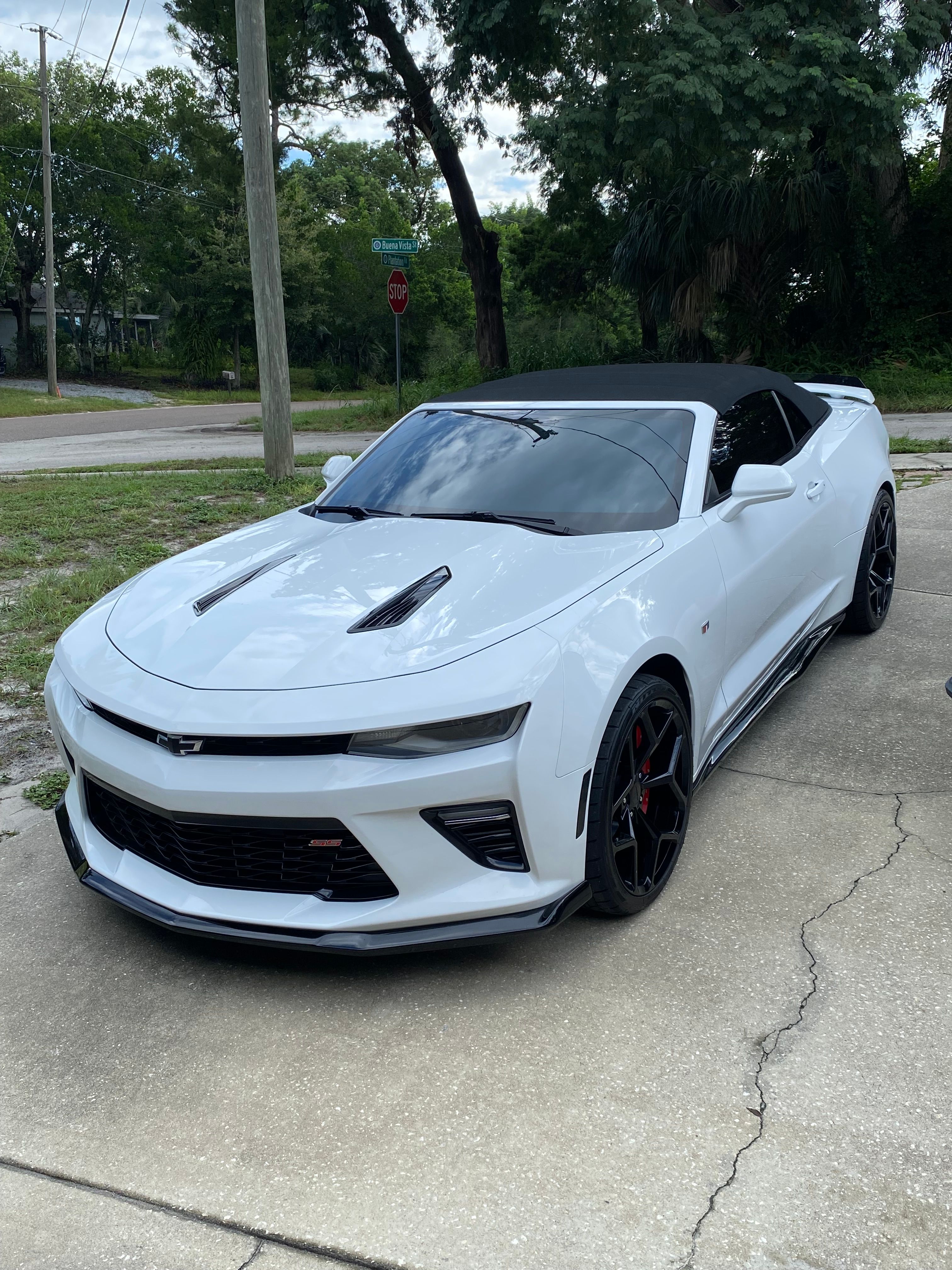 Used 2017 Chevrolet Camaro SS RWD image 9