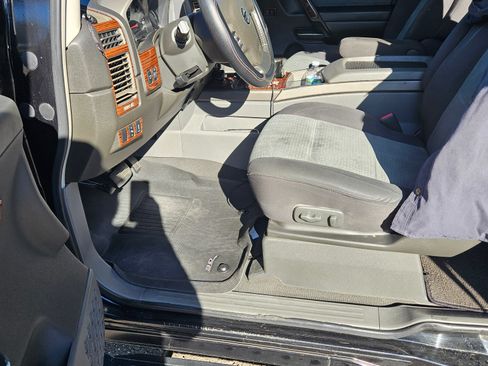 Used 2005 Nissan Titan SE image 6