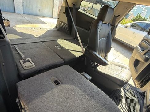 Used 2014 Buick Enclave Premium image 18