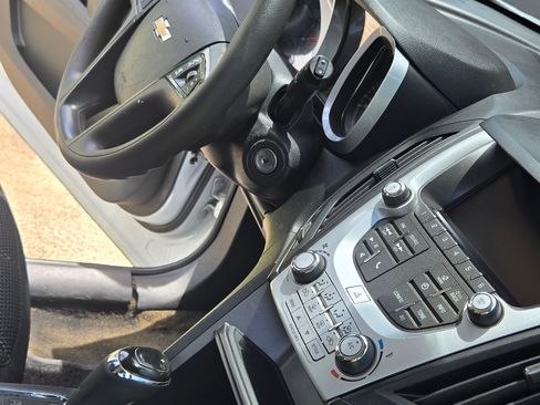 Used 2017 Chevrolet Equinox LS FWD image 5