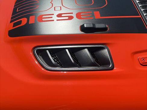 Used 2023 Jeep Gladiator Rubicon image 8