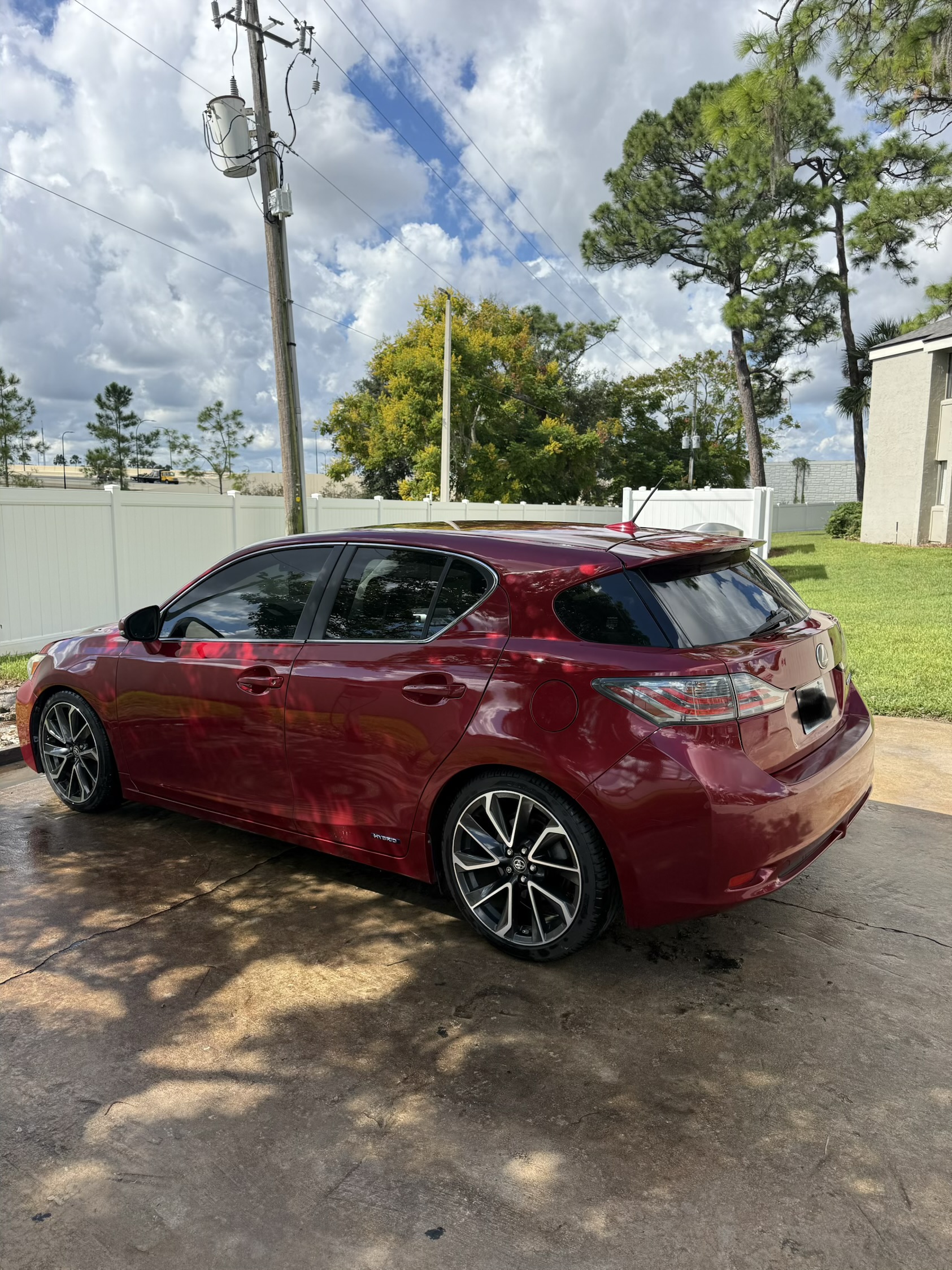 Used 2012 Lexus CT 200h Premium w/ Leather Pkg FWD image 4