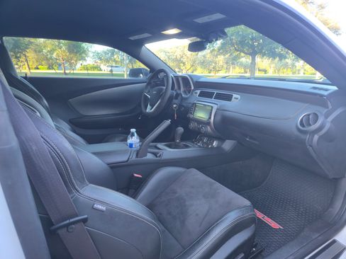 Used 2014 Chevrolet Camaro SS w/ SS Performance Package image 26