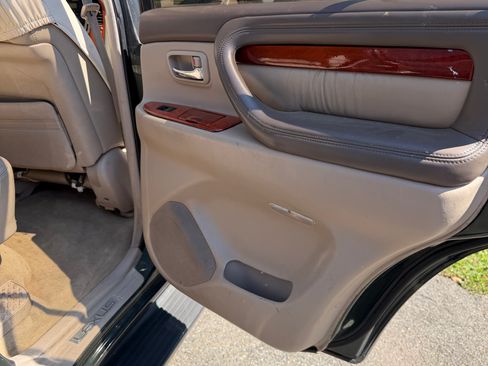 Used 2000 Lexus LX 470 4WD image 18