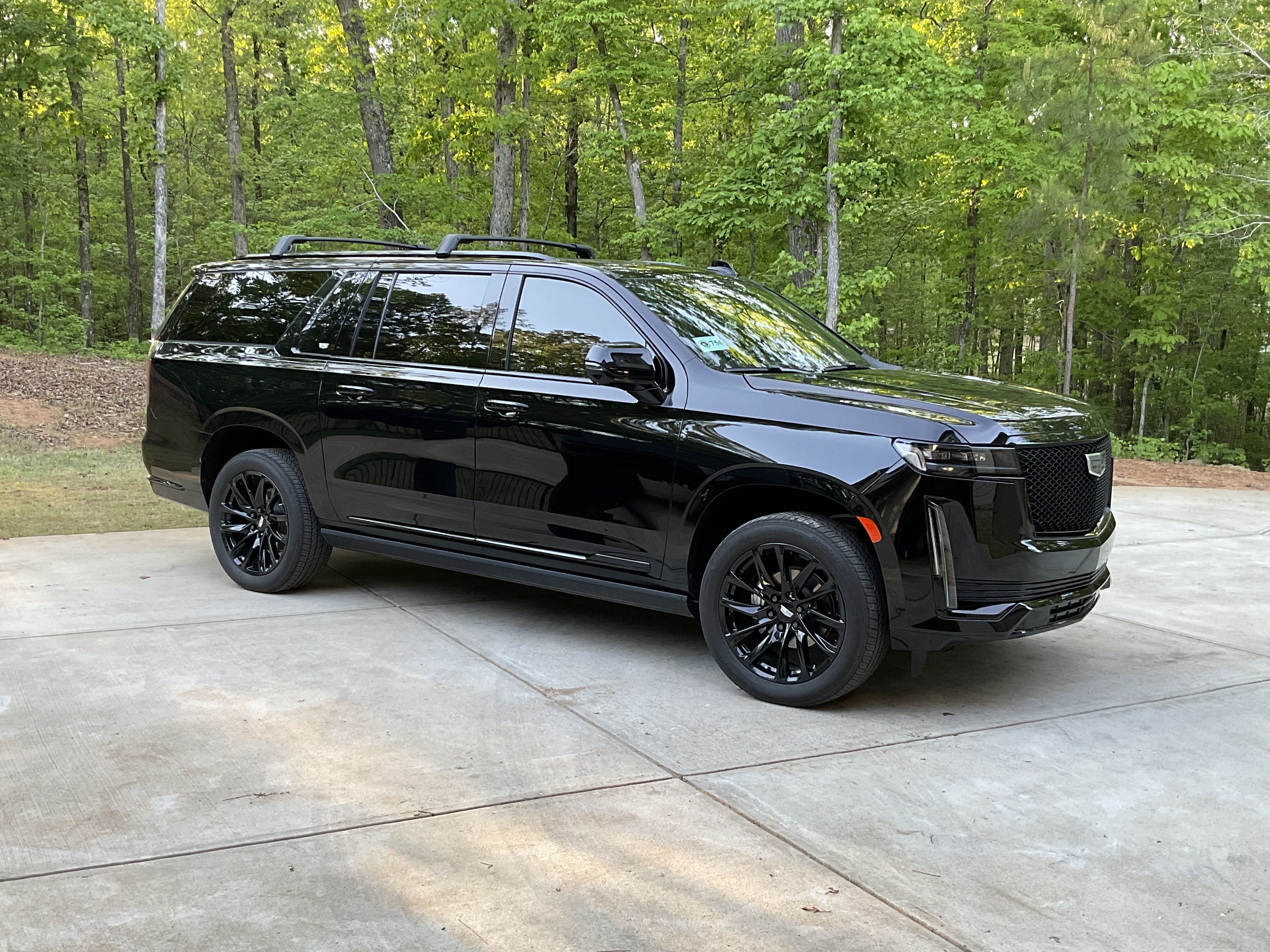 Used 2024 Cadillac Escalade ESV Sport w/ LPO, ONYX Package AWD/4WD image 14