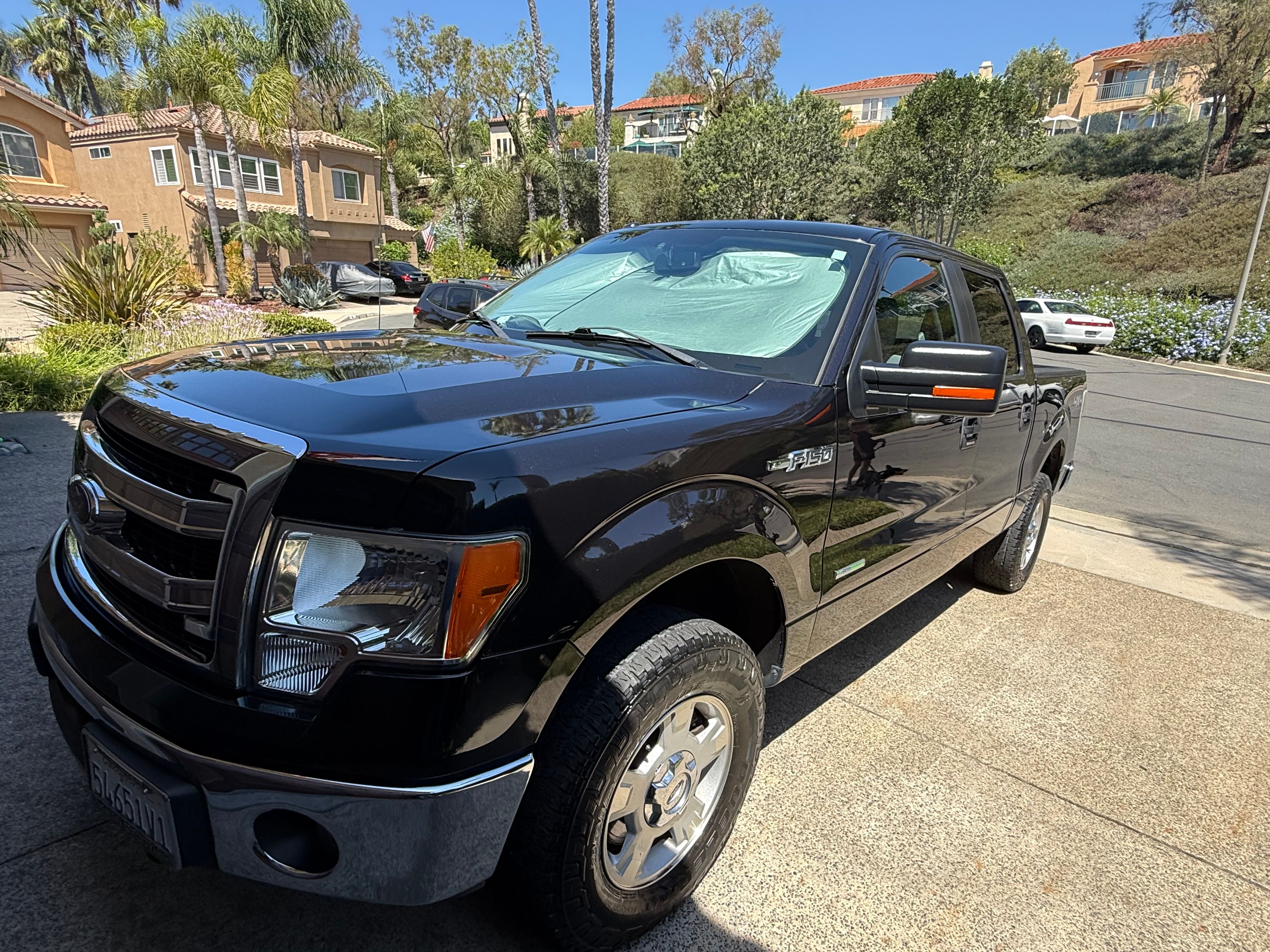 Used 2014 Ford F150 XLT w/ Equipment Group 301A Mid AWD/4WD image 4
