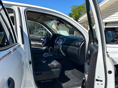 Used 2020 Toyota Tundra SR5 w/ SR5 Upgrade Package image 6