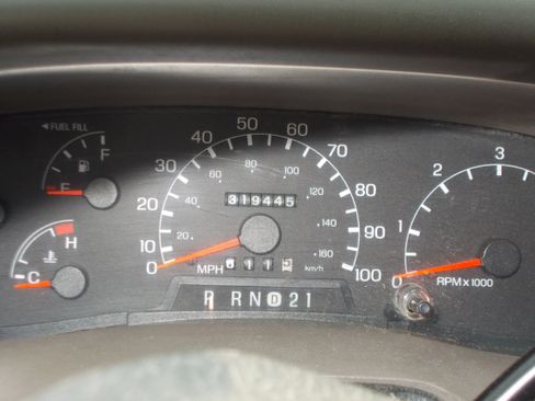 Used 2000 Ford F350 4x4 Regular Cab Super Duty image 9