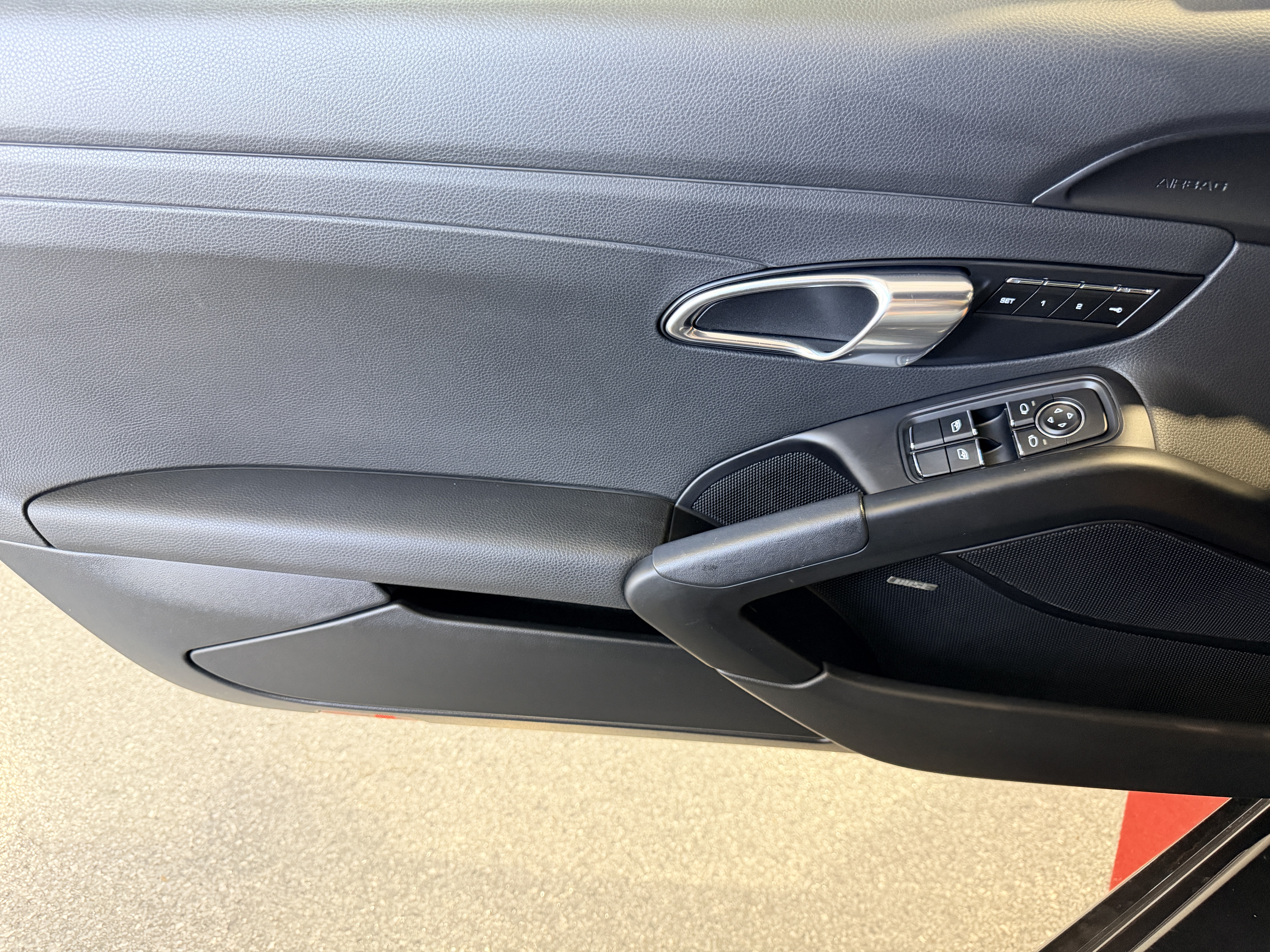 Used 2017 Porsche 718 Boxster RWD image 28