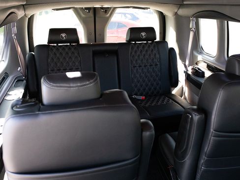 Used 2023 Ford Transit 150 Low Roof AWD image 27